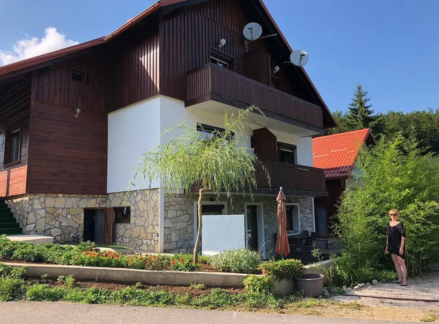 Sixteen Lakes Guest House