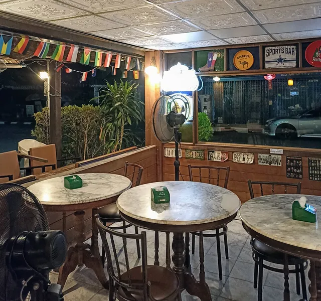 Noom Guest House & Restaurant