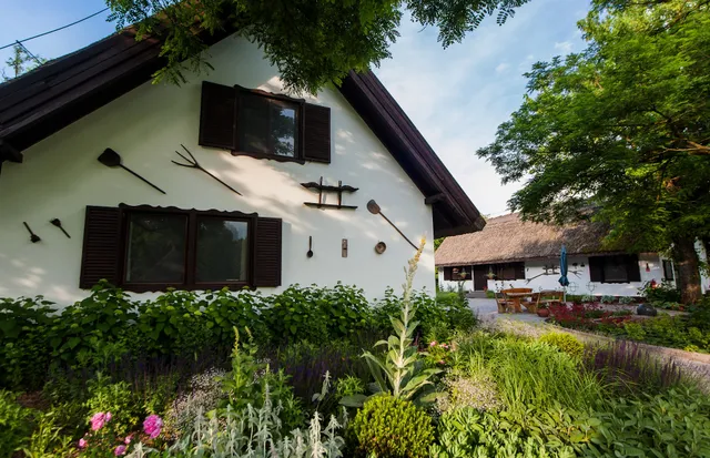 Tirtha Ötfa Tanya - Nature Resort