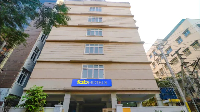 FabHotel Golden Hitech - Hotel in Madhapur, Hyderabad
