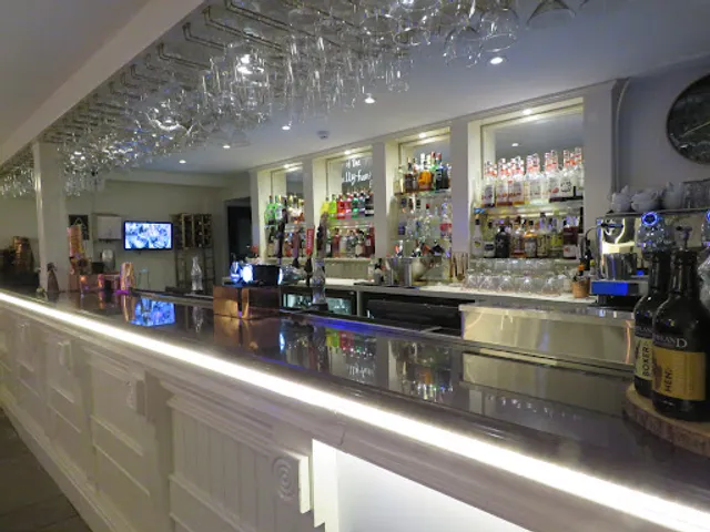 The Kings Wine and Cocktail Bar and Thai at the Kings