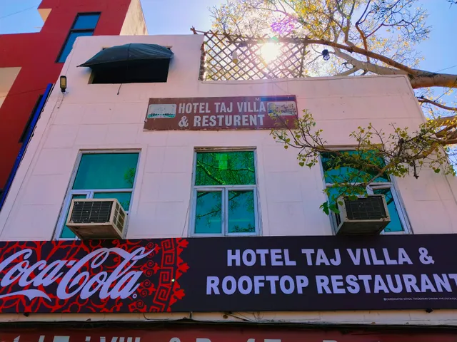 Hotel Taj Villa & Restaurant