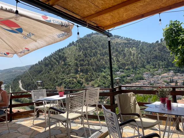 Bar Restorant Veranda Mangalem