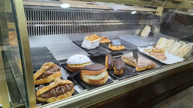 La Junquera Cafetaría Panadaría