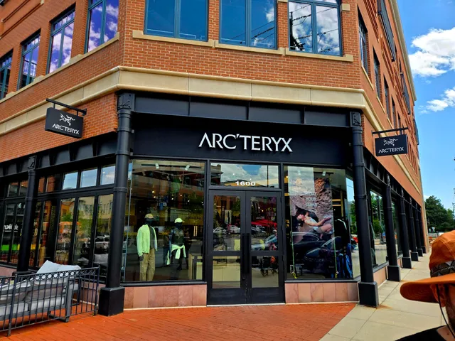 Arc'teryx Downtown Boulder