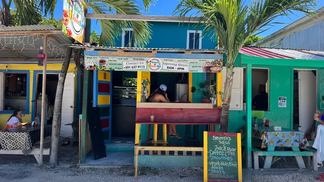 Smooth’s Salad & Juice Bar