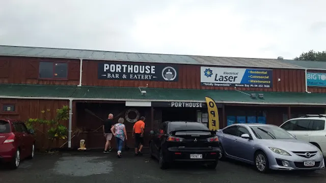 Porthouse Bar and Eatery