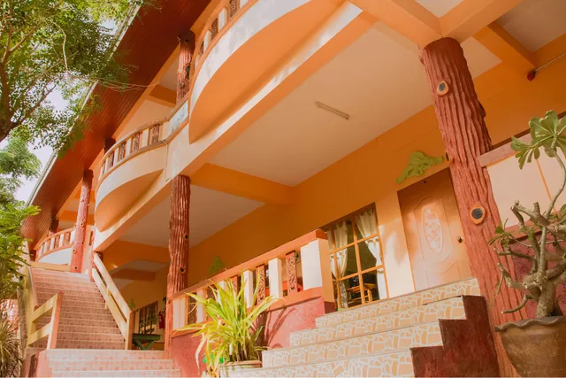 บ้านพร้อมพงศ์ Ban Prompong