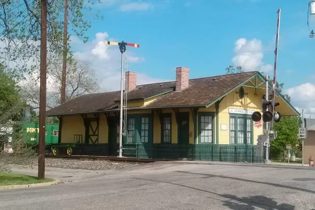 Depot Museum and M-K-T Railroad Depot
