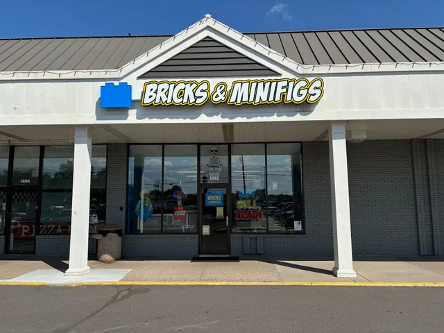 Bricks & Minifigs Roseville