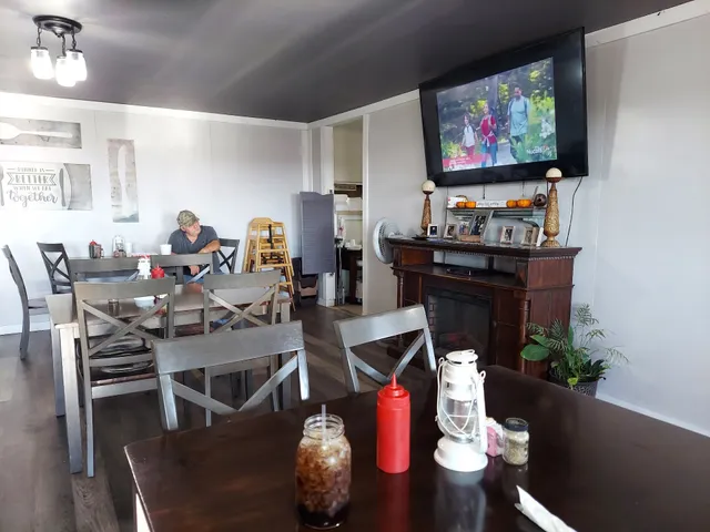 Poppy’s Pit & Grill