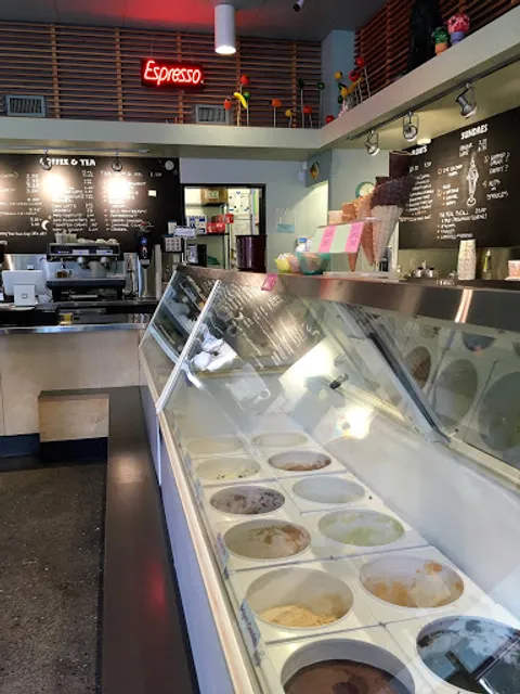 Miss Oz Ice Cream & Dessert