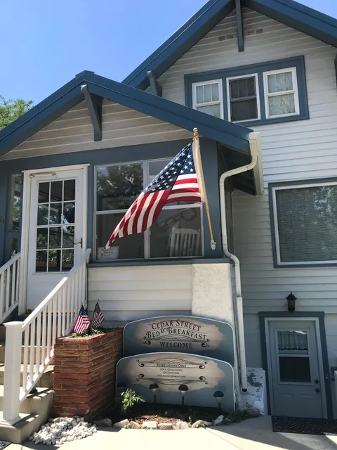 Cedar Street Bed & Breakfast