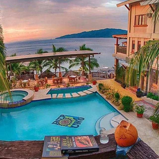 Pier Uno Dive Resort