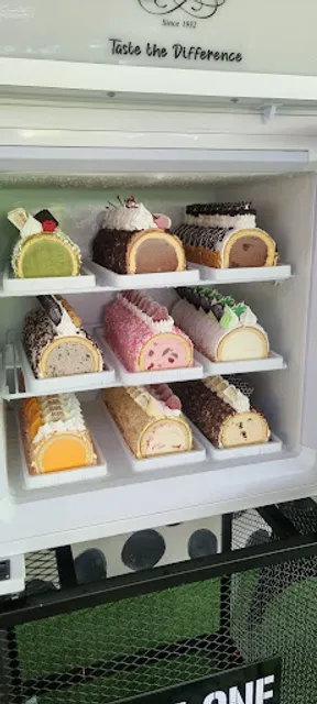 Aoy's Little Farm & Bakery