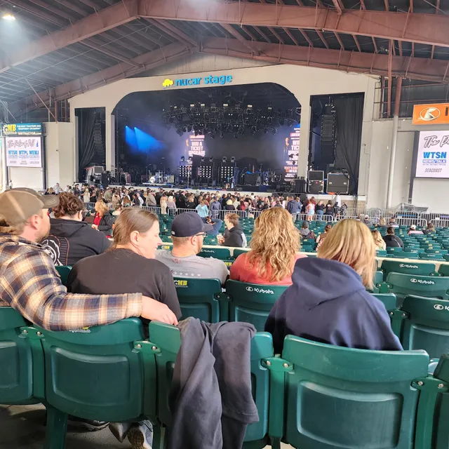 Bank of NH Pavilion West (MAIN) Entrance