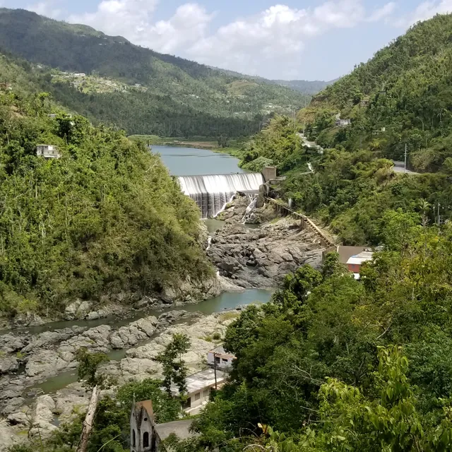 La Muralla De Comerio