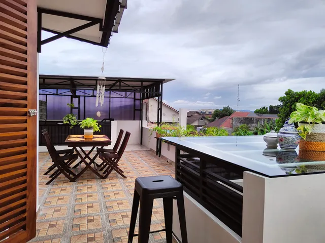 Hibiscus Pavilion and Guest House