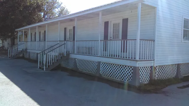Boudreaux's Landing Motel & Cabins