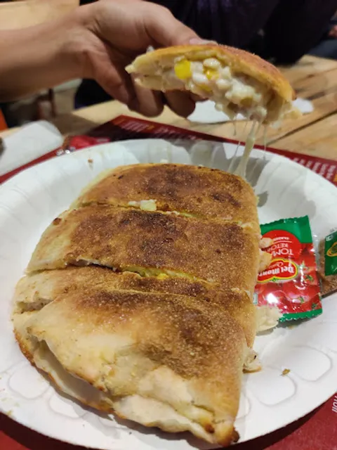 Crispy crust - Pizzas "n" more