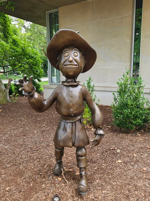 Holland Oz Exhibit Statues