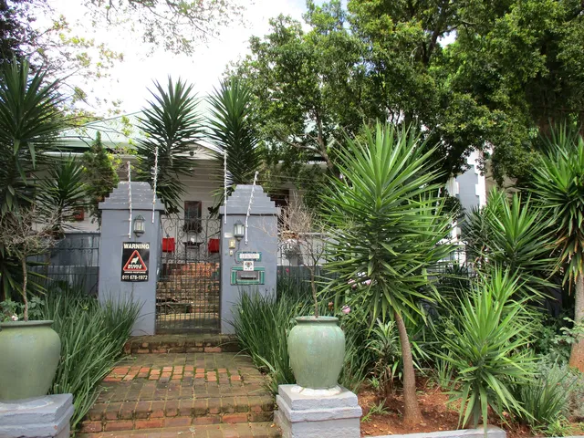 6th & 9th Melville Guest House