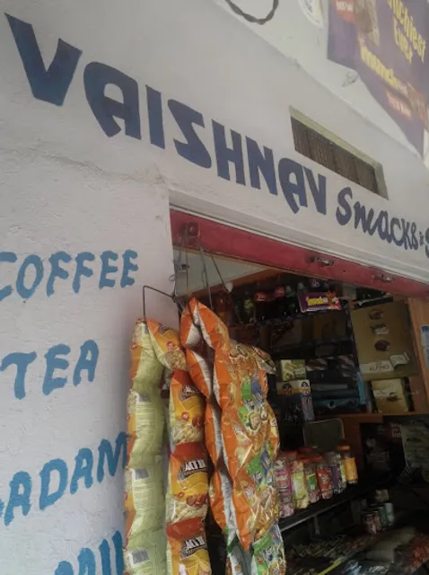 Vaishnav Snacks, Sweets & Chats
