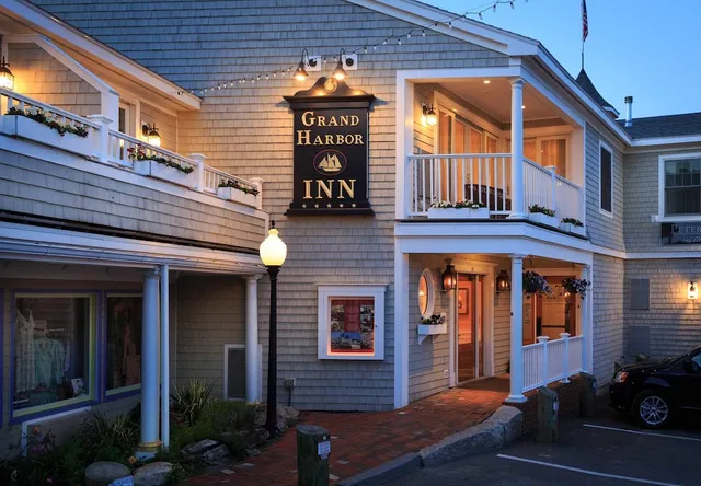 Grand Harbor Inn
