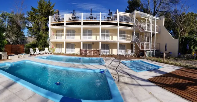 La Giraldilla Apart Hotel