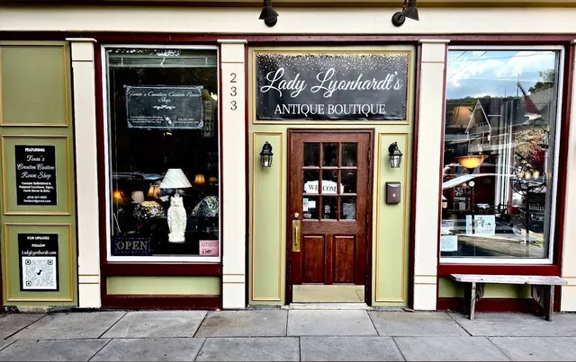 Lady Lyonhardt’s Antique Boutique