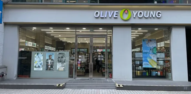 OLIVE YOUNG Seongsu stn.