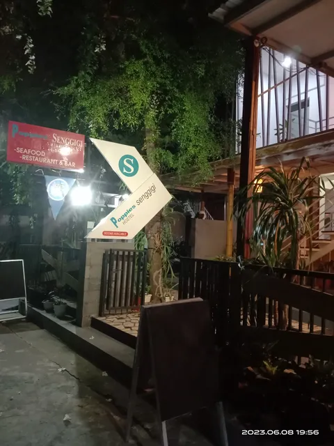 Poppies Senggigi Hostel