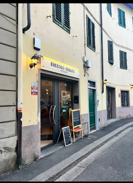 Pizzeria napoletana Piccolo Cesare Pizza NAPOLETANA