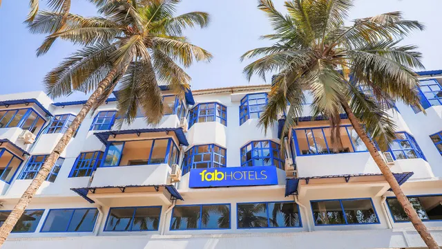 FabEscape Aqualura Verem With Swimming Pool