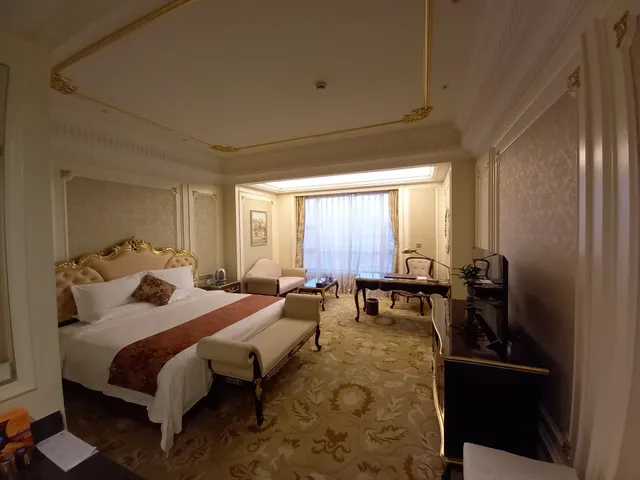 Huanghe Grand Hotel