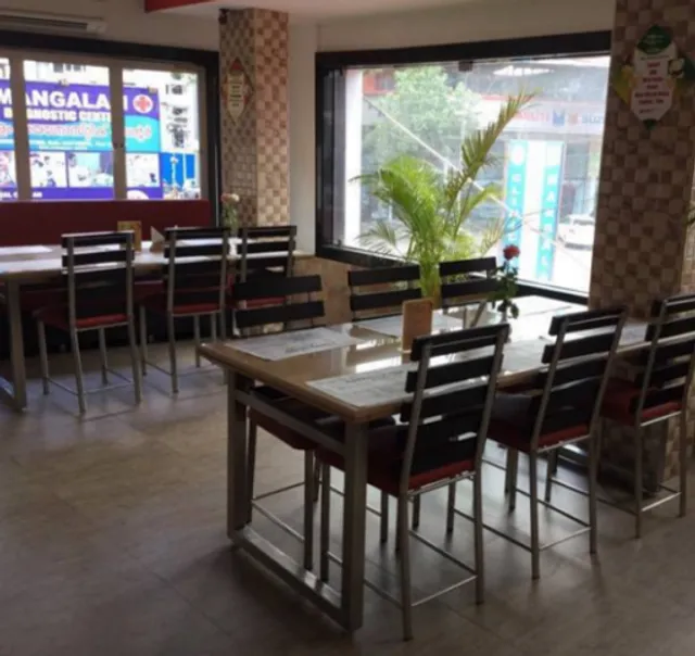 Hotel Aariyaas Grand