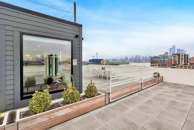 Dharma Home Suites Hoboken Novia