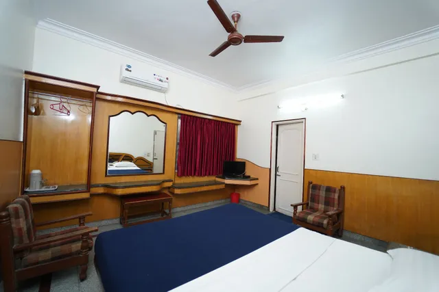 Hotel Goupees Regency