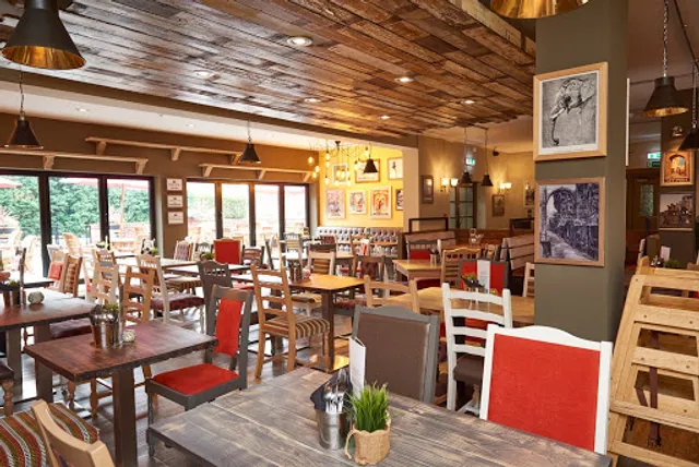 Chalo Indian Restaurant, Bar and Grill