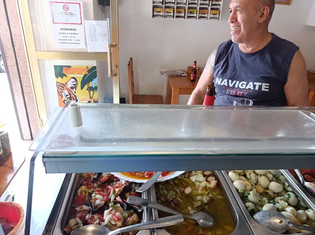 Cafetería Bar Charol