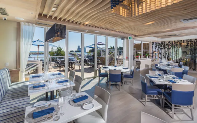 Lakeside Seafood & Grill