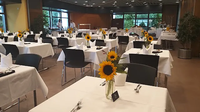 iwaz Clubhaus - Restaurant & Events