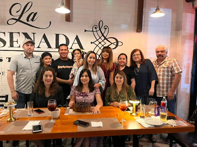 La Ensenada, Restaurante