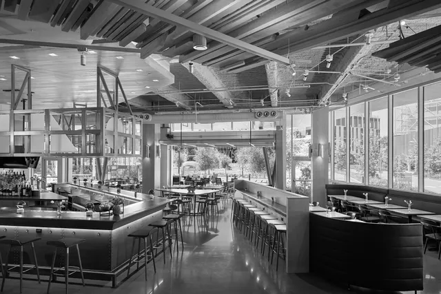 Roger Bar and Restaurant