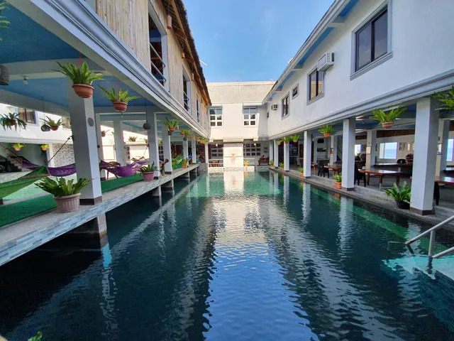 24/7 Balikbayn Fun Resort