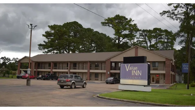 Value Inn of Livonia