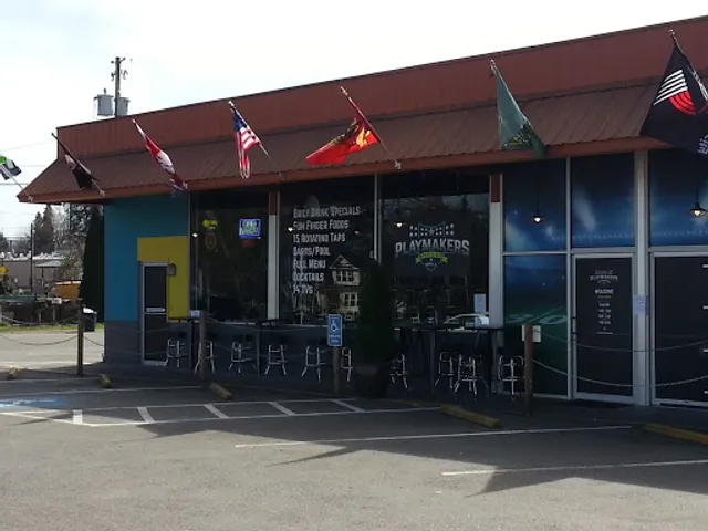 Playmakers | Sports Bar + Grill