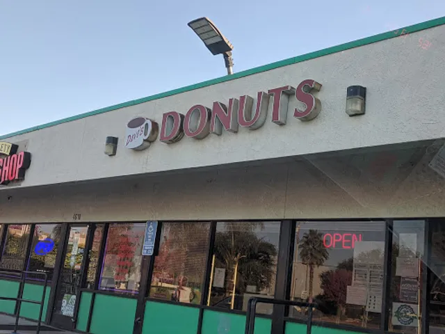 Dave's Donuts