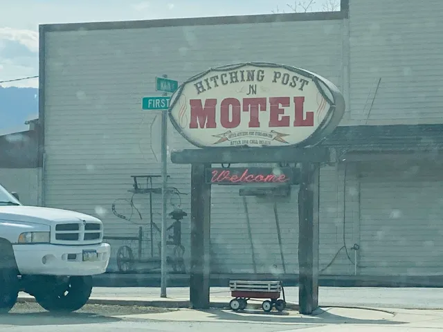Hitching Post Motel