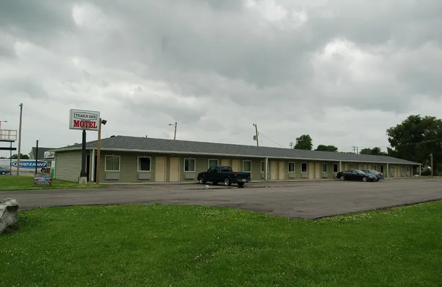 Trails End Motel